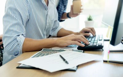 Inicio 7 Cuál es la diferencia entre auxiliar administrativo y administrativo